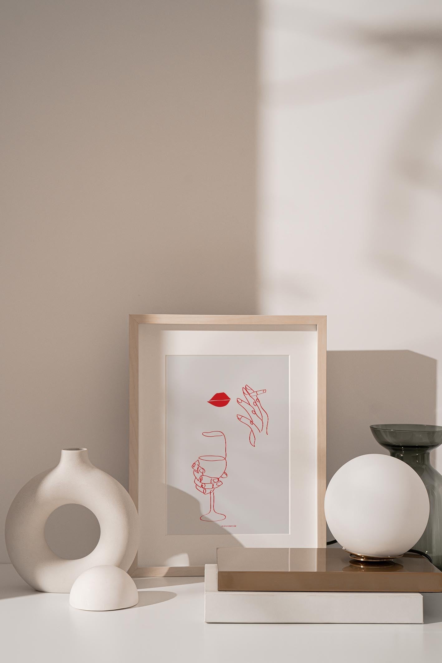 Parisienne (Rouge) - Minimalist Line Art Print